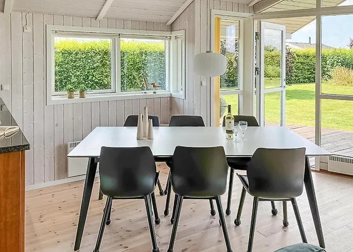 Feriehus Stunning In With Wifi